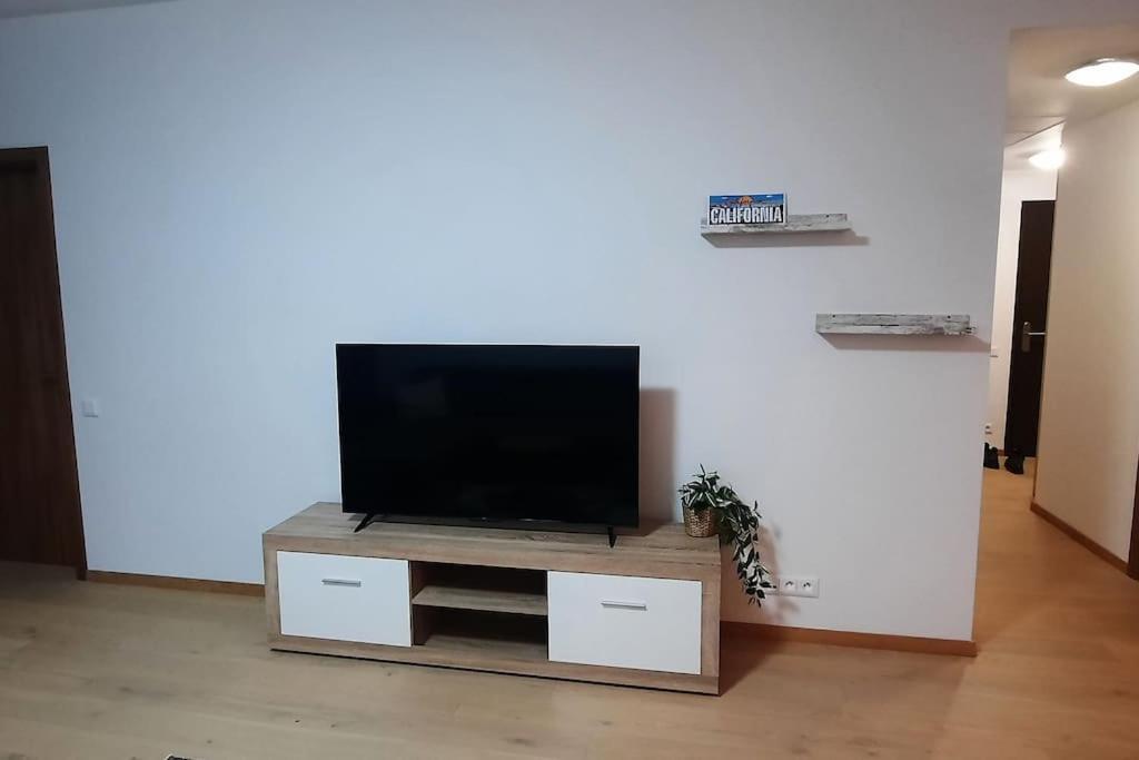 Appartamento Sky-Park Flat&Parking Bratislava Esterno foto